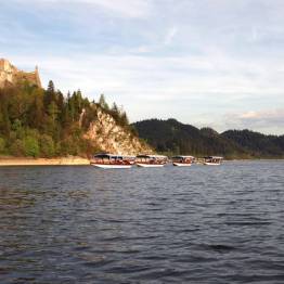 CZORSZTYNIANKA круизы на гондоле по озеру Чорштын проживание JĘDRUŚ Польша Pieniny